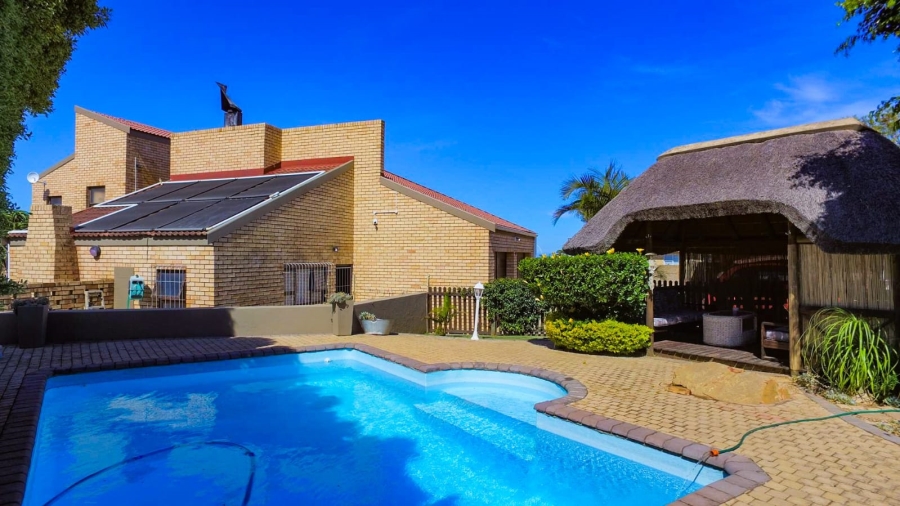  Bedroom Property for Sale in Parkside Eastern Cape